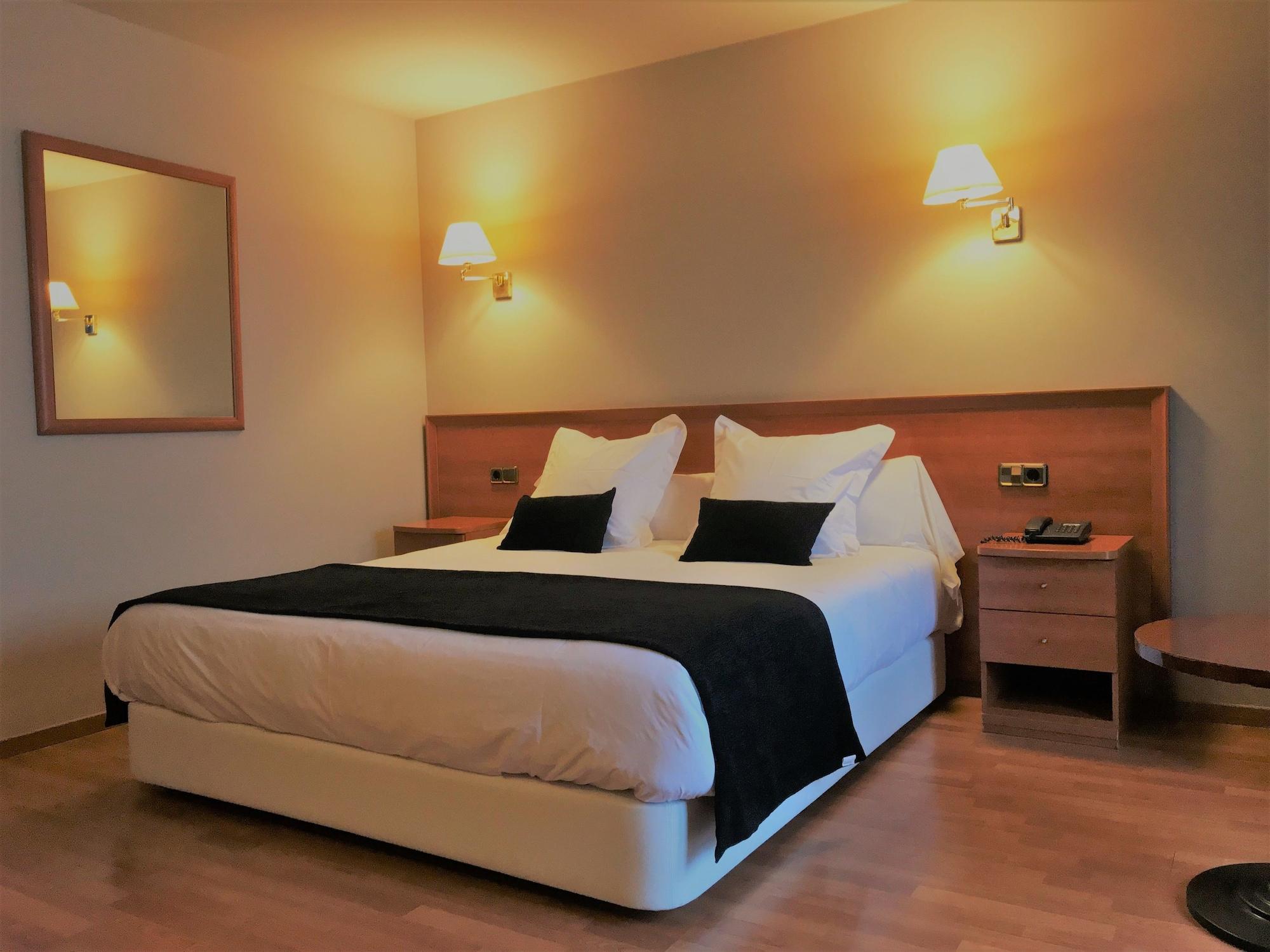 Hotel&SPA Niunit El Serrat Exteriér fotografie