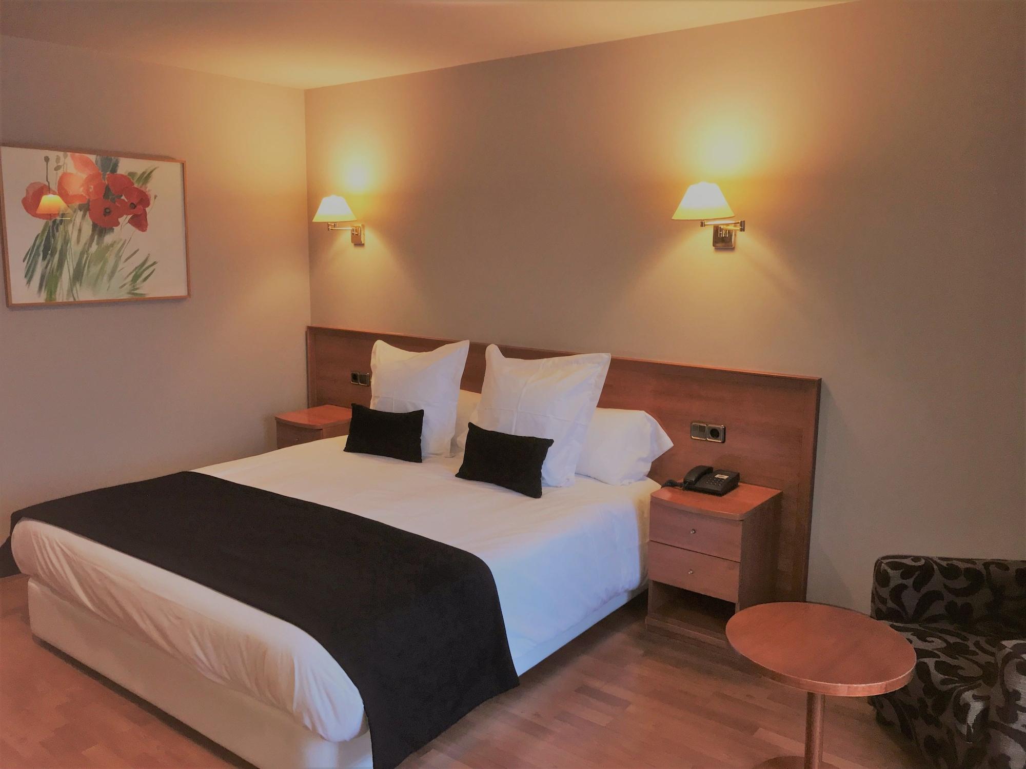 Hotel&SPA Niunit El Serrat Exteriér fotografie