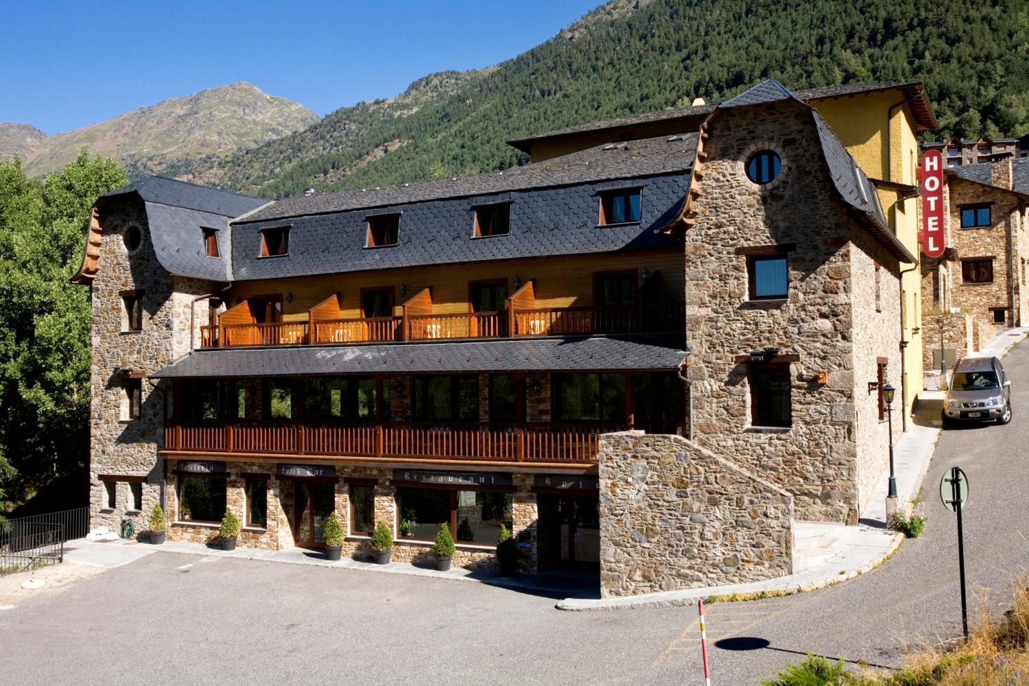 Hotel&SPA Niunit El Serrat Exteriér fotografie