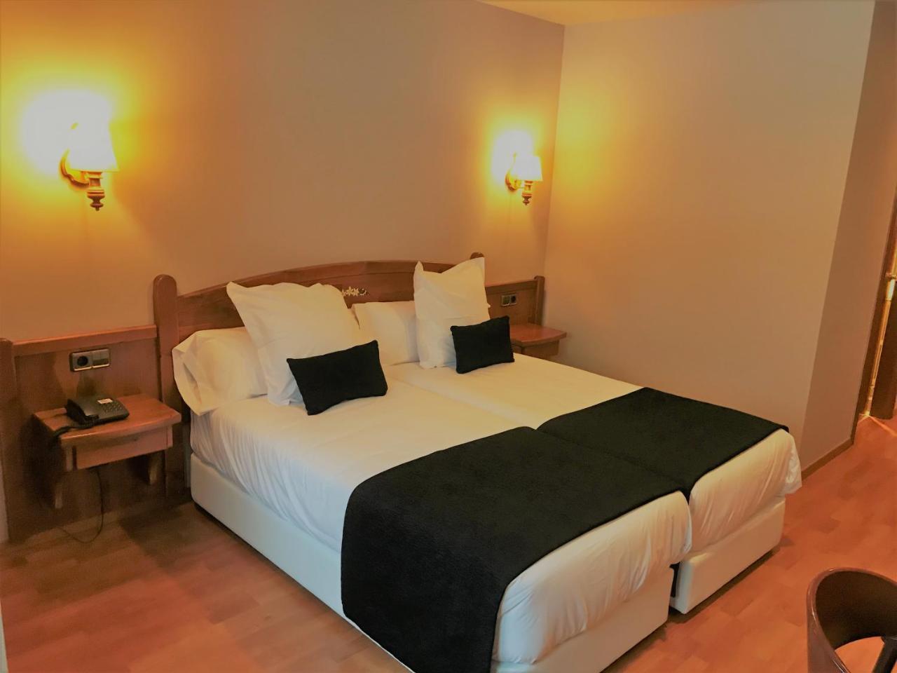 Hotel&SPA Niunit El Serrat Exteriér fotografie